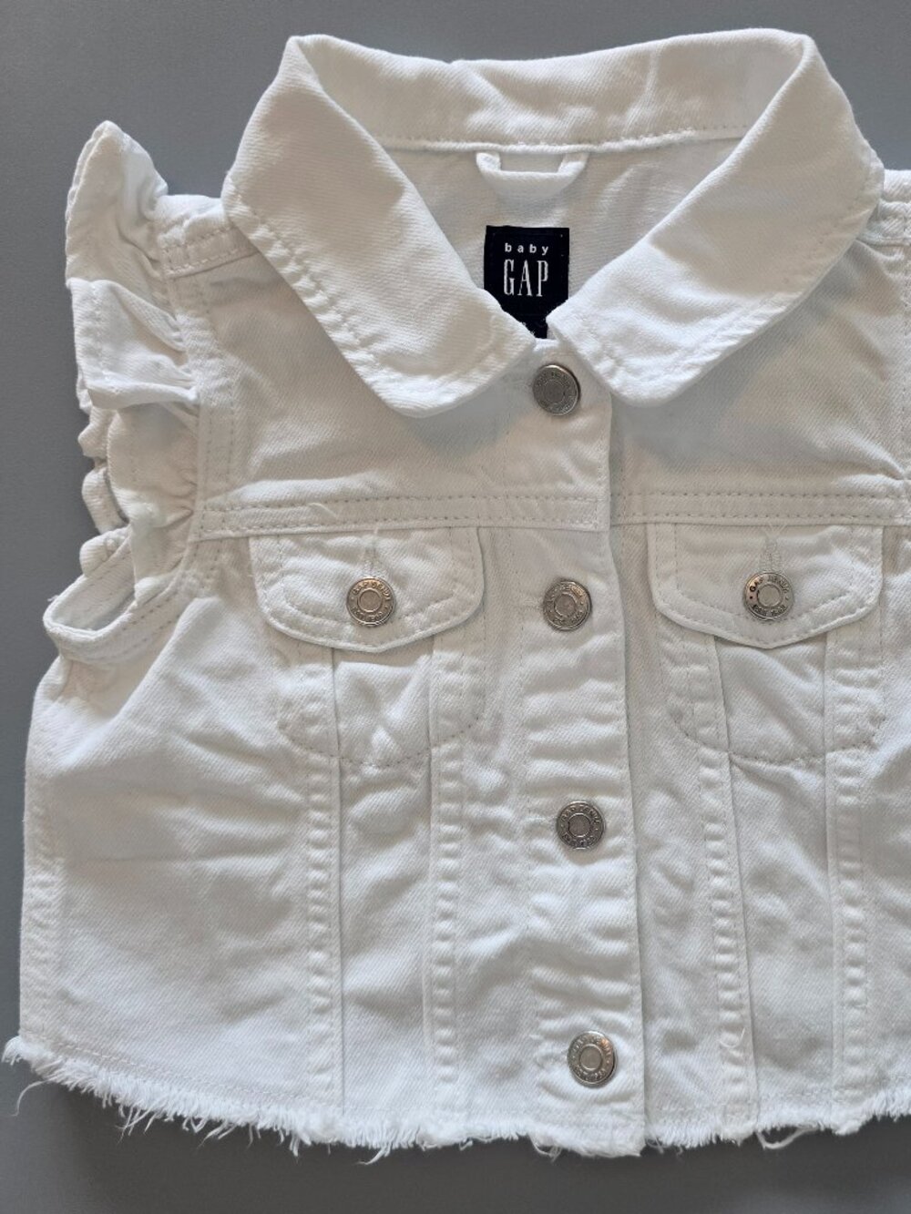 3Y babyGap Ruffle Icon Denim Vest White